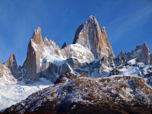 De omgeving van de Cerro Fitzroy, een berg op de grens tussen Chili en Argentinië, koelde tussen 1910 en 1980 af terwijl de rest van de wereld opwarmde. Wikimedia Commons/Todor Bozhinov