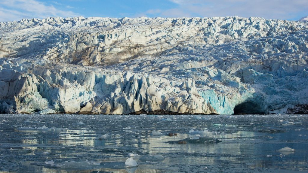Afkalvende gletsjer op de Noordpool