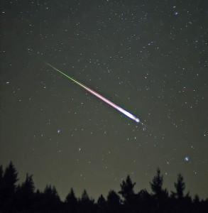 Een vallende ster van een andere meteorenzwerm, de Lyriden.<br />Wikimedia Commons/Navicore