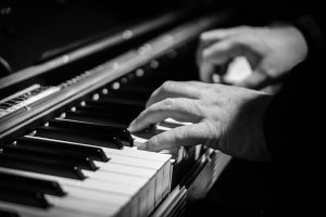 Menig onderzoeker vraagt zich af wat er precies in het brein van de 101-jarige pianiste gebeurt.