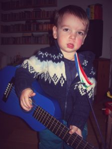 kind gitaar muziek