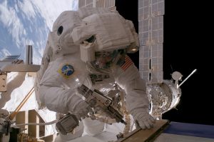 NASA eert Gravity met spectaculaire ruimtefoto's